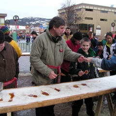Bagnell volunteering at 2003 Rendezvous